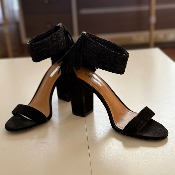 BCBG Calizi Black Luxury Frill Suede Block Heel Ankle Cuff Sandal 8 - Picture 3 of 5